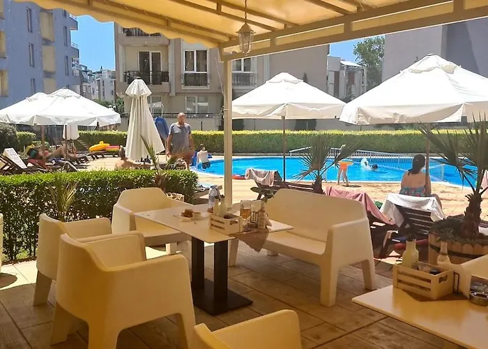 67 & 16 Rainbow Complex * Σάνι Μπιτς