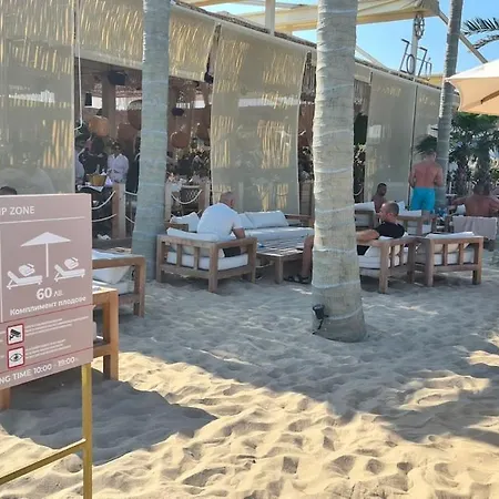 67 & 16 Rainbow Complex