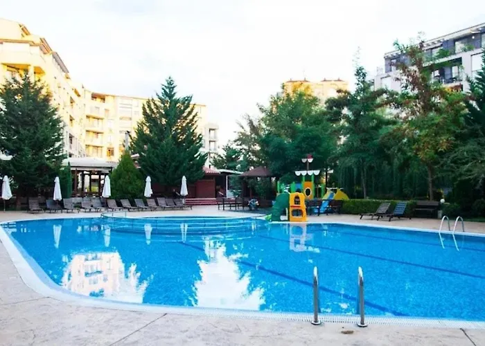 67 & 16 Rainbow Complex Daire *