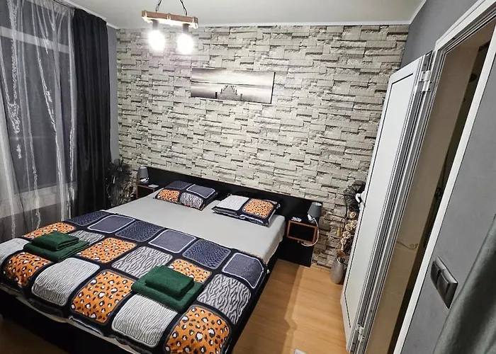 67 & 16 Rainbow Complex Daire