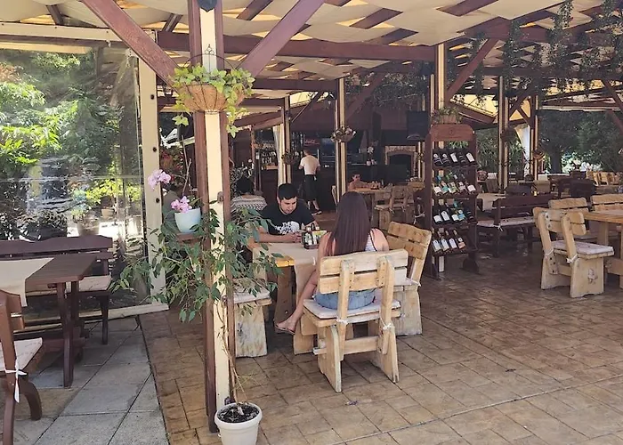 67 & 16 Rainbow Complex Daire