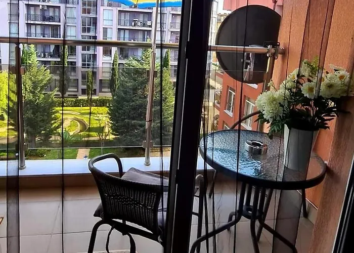 67 & 16 Rainbow Complex Daire